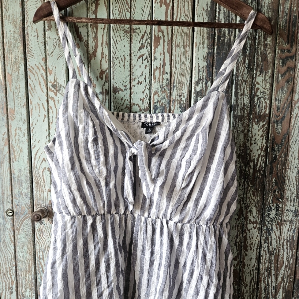 1X Torrid strappy top